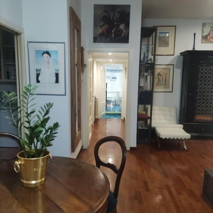 Colosseo Vintage Apartment Rome Bagian luar foto
